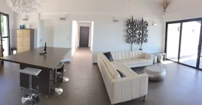 Fully equipped villa with garden, BBQ & terrace | Panoramic view | Beach nearby - Image 5