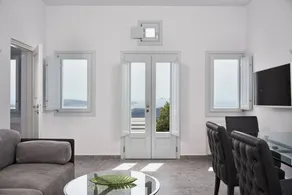 Villa with hot tub & private pool | Beach view - Image 3
