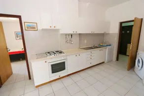 Apartment with terrace, garden & BBQ | Sea view - Image 4