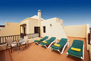 Agréable villa conviviale et familiale avec piscine privée, jardin et terrasse | Vue ville - Image 3