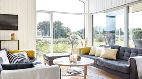 Holiday home with terrace - Image 3