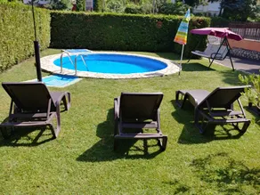 Ample apartment with terrace, pool & garden - Image 4