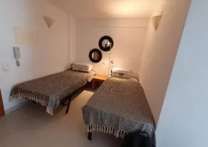 Appartement avec jardin, jacuzzi et piscine privée | Vue jardin - Image 4