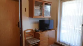 Apartment with terrace - Image 5