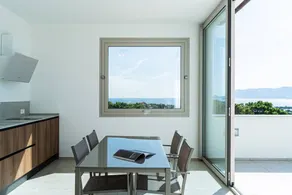 Villa avec jardin, piscine privée et terrasse - Image 3