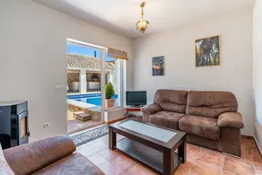 Charming house with private pool, terrace & BBQ | River view - Image 5