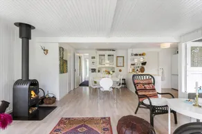Holiday home with barbeque & terrace - Image 2