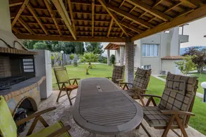 Holiday home with BBQ, garden & terrace | Beach view - Image 2