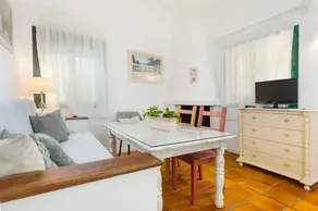 Holiday home with garden, barbecue & pool | Mountain view - Image 4