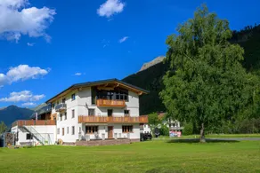 Flat with terrace | Garden view - Image 4