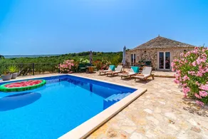 Authentic Island Bunja House with pool - Image 2