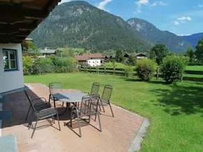 House with barbeque, garden & terrace - Image 5