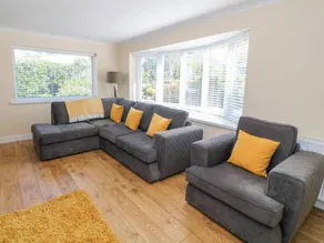 Family-oriented wonderful cottage with hot tub & garden | Close to the beach - Image 4