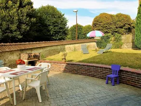 Cottage with barbeque - Image 2
