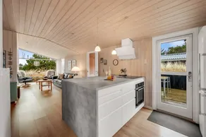 Family-friendly lovely holiday home with hot tub, terrace & sauna | Pets are welcome - Image 4