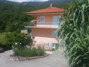 Appartamento con terrazza, barbecue e giardino - Image 2