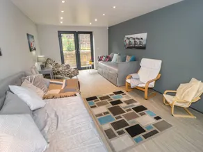Cottage with garden & jacuzzi - Image 5
