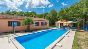 Holiday home with terrace, garden & private pool | Mountain view - Image 3