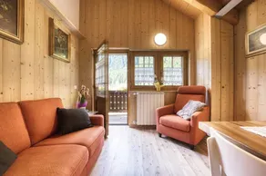 Holiday apartment with barbecue & garden | Garden view - Image 5