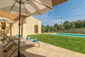 Villa avec barbecue, terrasse et jardin - Image 5