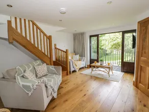 Cottage with garden - Image 5
