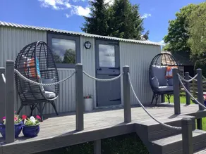 Cabin with BBQ & garden - Image 2