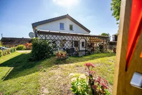 Holiday home with barbecue & garden - Image 2