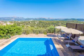 Villa with terrace, barbeque & private pool - Image 2