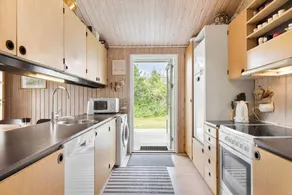 Holiday home with BBQ - Image 5