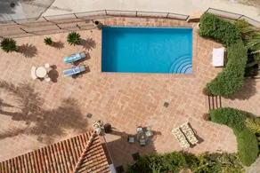 Fully equipped villa with terrace, private pool & jacuzzi | Garden view - Image 4