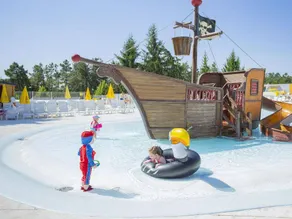 Familienfreundliches Mobilheim mit beheiztem Pool und Terrasse | Haustiere erlaubt - Image 3