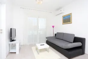 Apartment with barbecue & terrace | Close to the beach - Image 2
