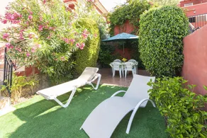Holiday apartment with garden, BBQ & private pool - Image 4