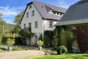 Wonderful house with garden - Image 2