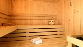 Appartement avec jacuzzi, jardin et sauna - Image 4