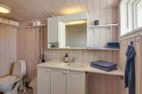 Beautiful holiday home with barbecue & terrace | Next to the beach - Image 4