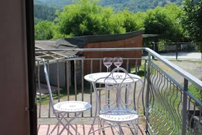 Appartamento con terrazza e giardino | Vista sul giardino - Image 3
