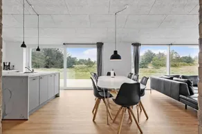 Holiday home with barbeque, jacuzzi & terrace - Image 4