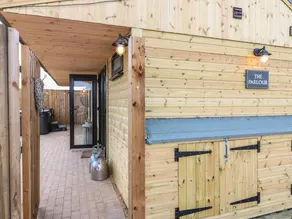 Children-friendly cottage with garden & hot tub - Image 3