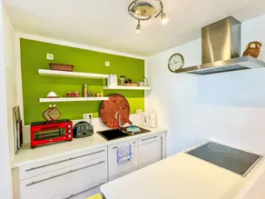 Apartment with garden - Image 3