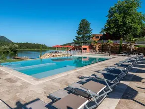 Mobile home with heated pool & terrace | Lake view - Image 3