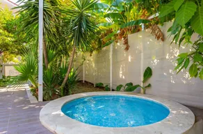 Villa with barbeque, private pool & terrace - Image 3