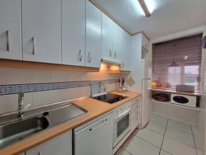Wohnung mit Pool und Garten - Image 4