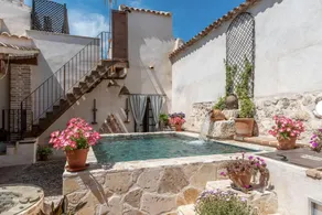 Dedicated room with pool, terrace & barbecue | Suitable for remote work - Image 4