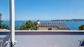 Stunning flat just 50 metres from the beach with sea views, barbecue, washing machine - Image 4