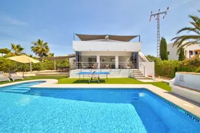 Casablanca is a refurbished and renovated villa for 2023 in a cool, modern "Miami beach" style - Pool heating available on request with extra charge - Image 3
