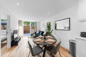 Familienfreundliche Wohnung mit schnellem Internet und Garten - Image 4