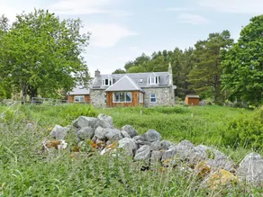 Cottage with barbecue & garden | River view - Image 2