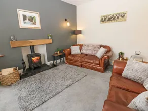 Family-friendly lovely cottage with garden & jacuzzi - Image 4