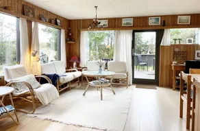 House with garden - Image 2